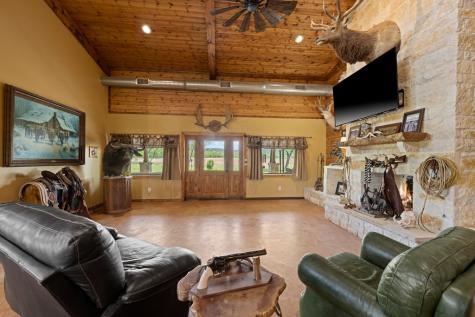 1065 B And R Ranch Utopia TX 78884