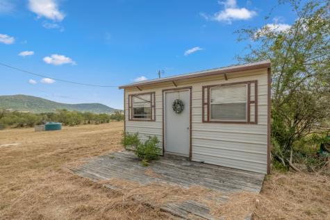 677 Kahn Drive Rio Frio TX 78879