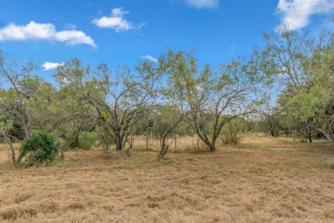 677 Kahn Drive Rio Frio TX 78879
