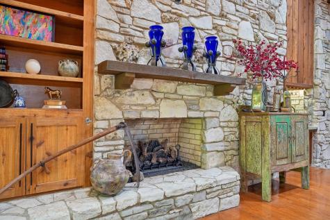722 Lacey Oak Parkway Kerrville TX 78028