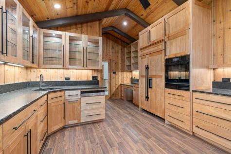 722 Lacey Oak Parkway Kerrville TX 78028
