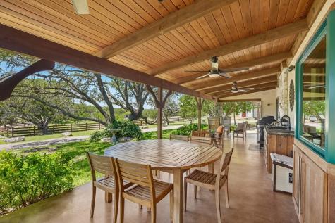 722 Lacey Oak Parkway Kerrville TX 78028