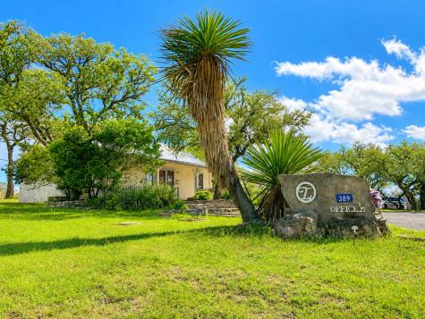 722 Lacey Oak Parkway Kerrville TX 78028