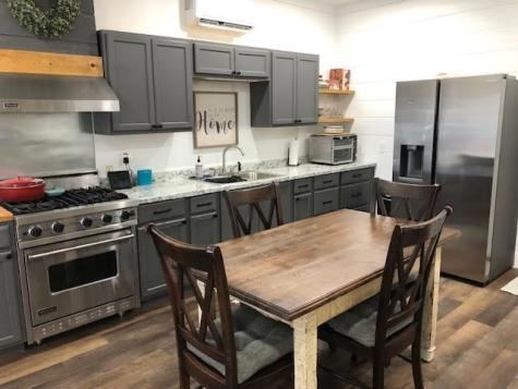 933 Quarry Road London TX 76854