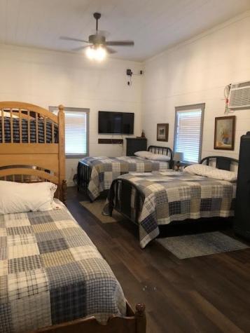 933 Quarry Road London TX 76854
