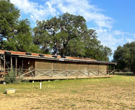 622 A&b County Road 353 Barksdale TX 78828