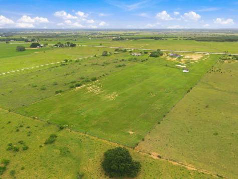 4488 Highway 97 Floresville TX 78114