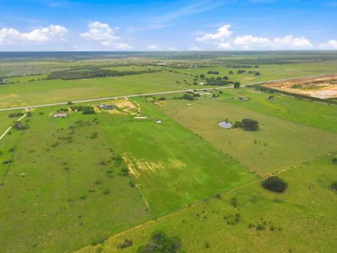 4488 Highway 97 Floresville TX 78114