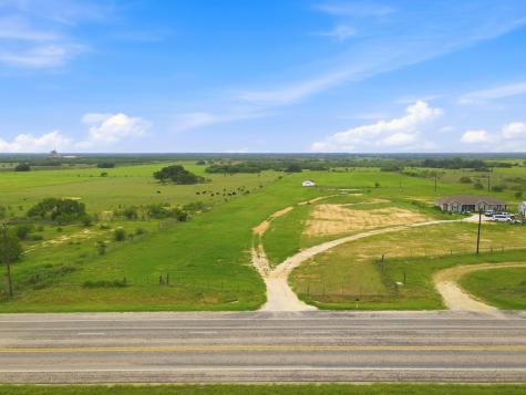 4488 Highway 97 Floresville TX 78114