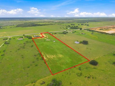 4488 Highway 97 Floresville TX 78114