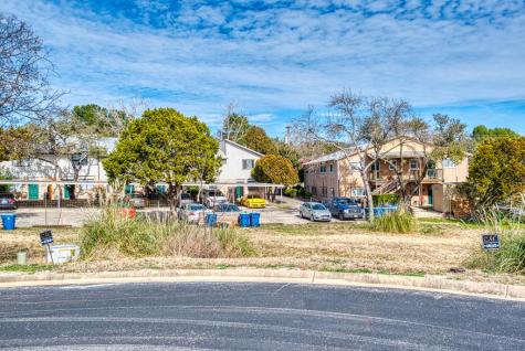 2002 Bordeaux Drive Kerrville TX 78028
