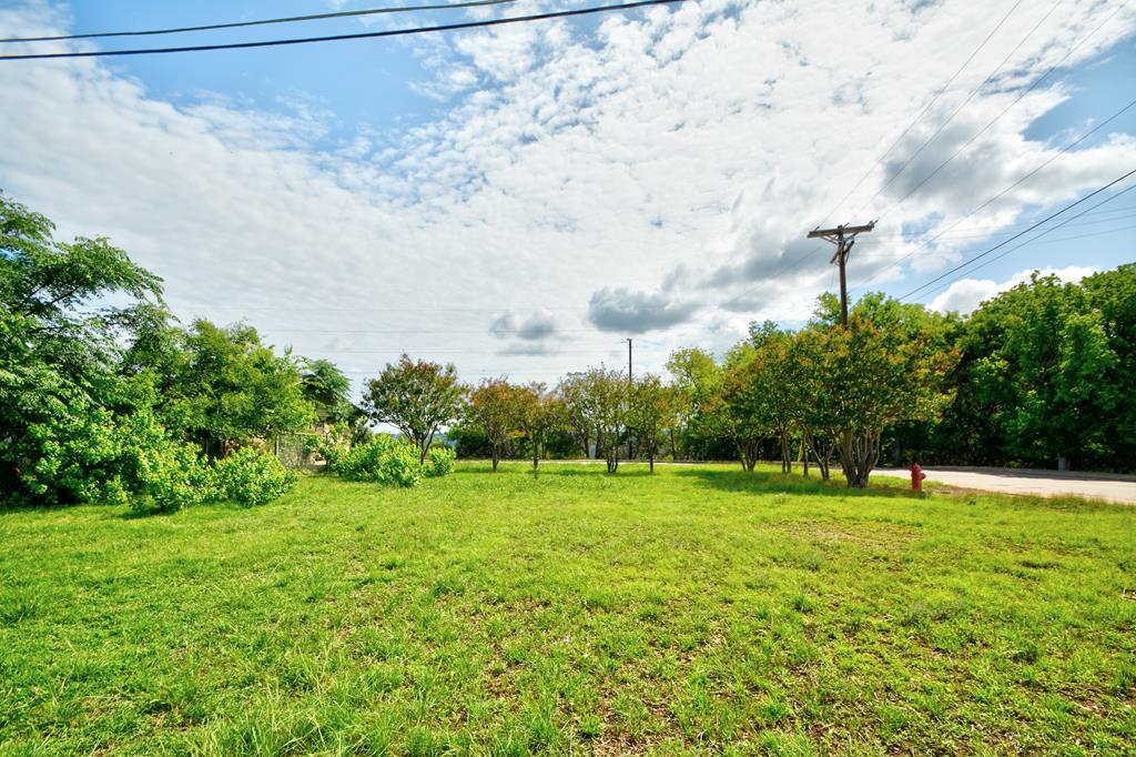 127 Village Drive Kerrville TX 78028