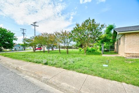 127 Village Drive Kerrville TX 78028