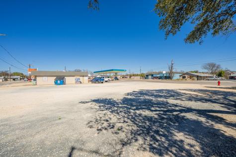 1812 Water Street Kerrville TX 78028