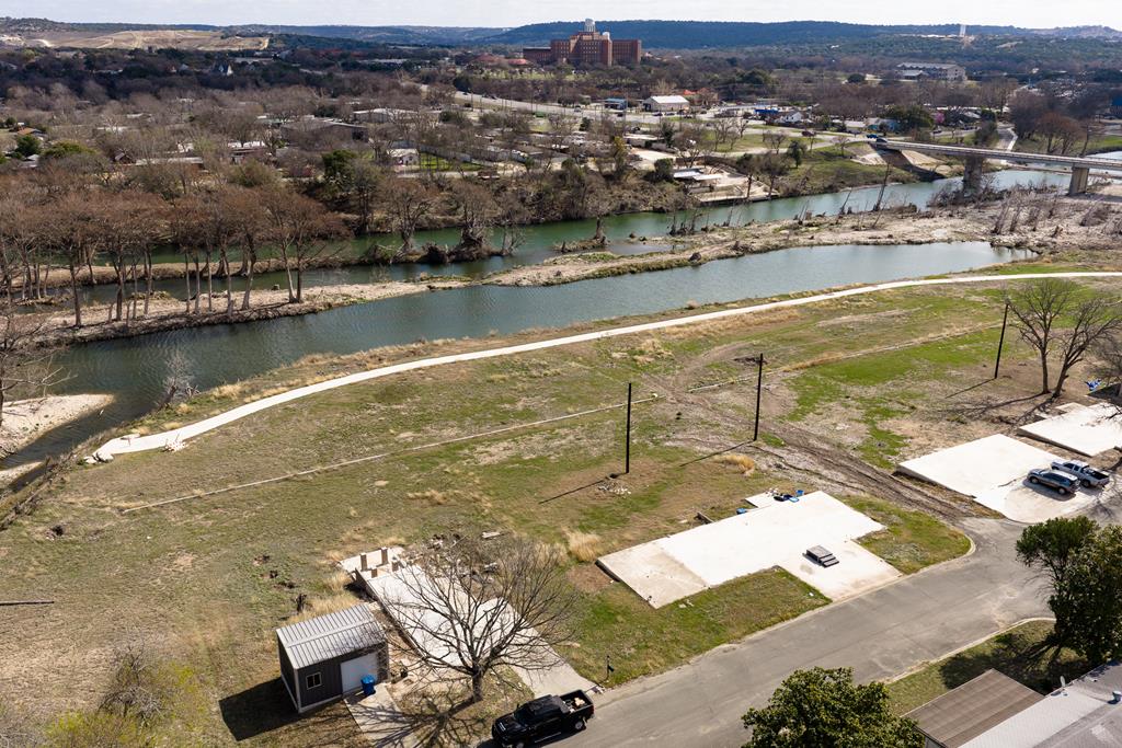 2106 Waterfront Kerrville TX 78028