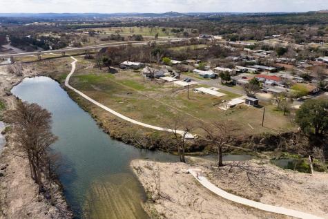 2106 Waterfront Kerrville TX 78028