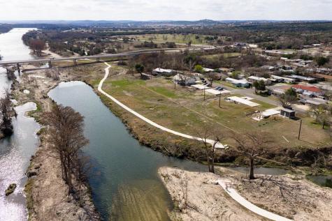 2106 Waterfront Kerrville TX 78028