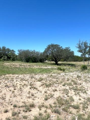 613 Oriole Avenue Camp Wood TX 78833