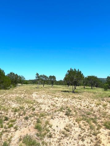 613 Oriole Avenue Camp Wood TX 78833