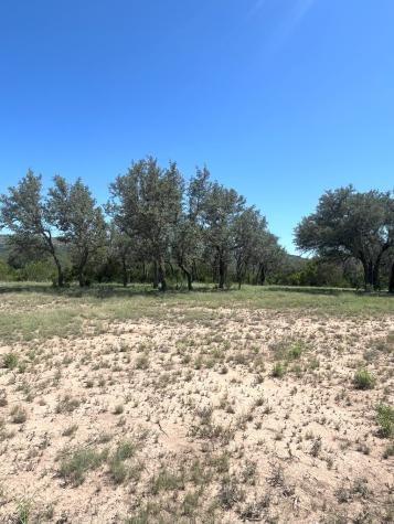 613 Oriole Avenue Camp Wood TX 78833