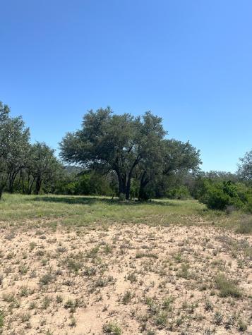 613 Oriole Avenue Camp Wood TX 78833