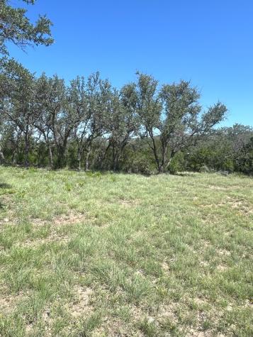 613 Oriole Avenue Camp Wood TX 78833