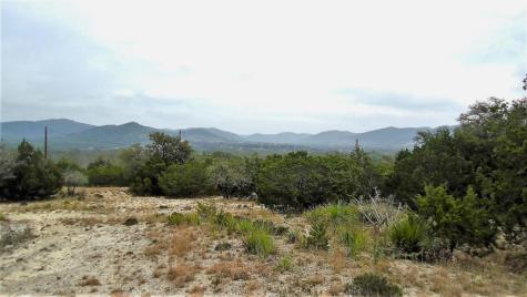 137 Middle Road Leakey TX 78873
