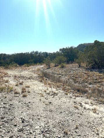 137 Middle Road Leakey TX 78873