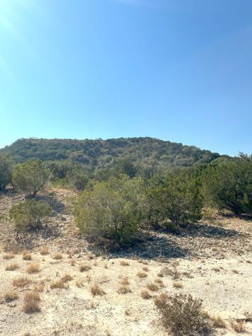 137 Middle Road Leakey TX 78873