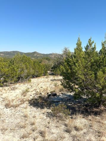 137 Middle Road Leakey TX 78873