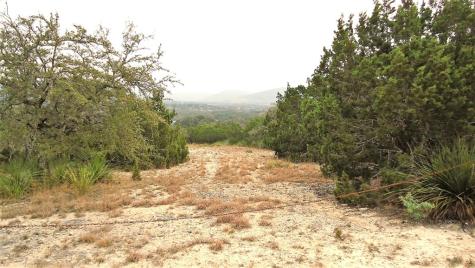 137 Middle Road Leakey TX 78873
