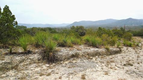 137 Middle Road Leakey TX 78873