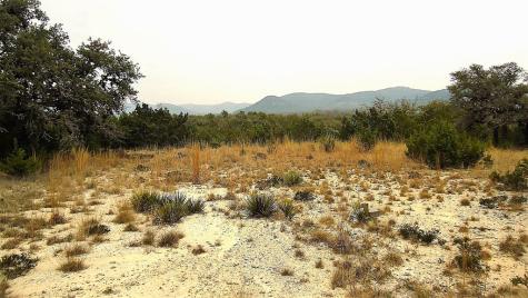 137 Middle Road Leakey TX 78873