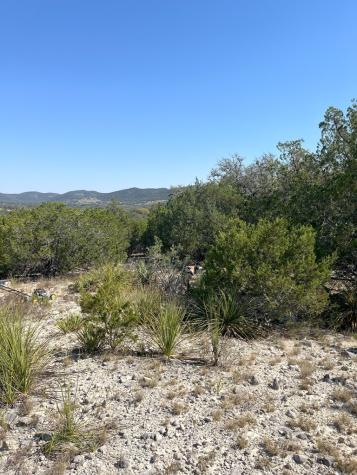137 Middle Road Leakey TX 78873