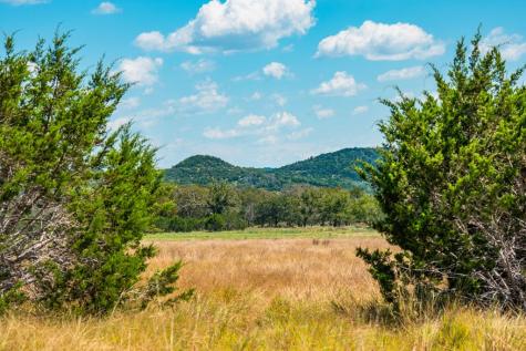 150 Tablerock Ridge Road Camp Verde TX 78010