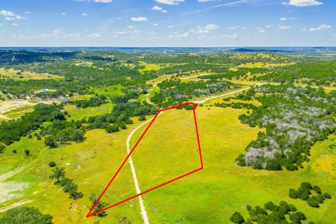 150 Tablerock Ridge Road Camp Verde TX 78010