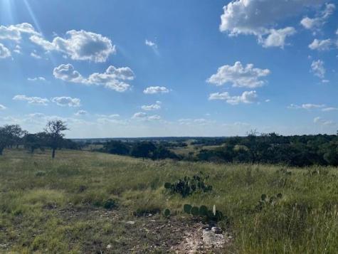 74L Tablerock Drive Kerrville TX 78028