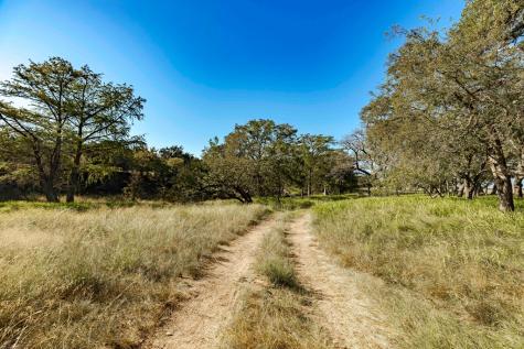 199 Palisades Drive Camp Verde TX 78010