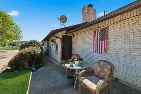 818 Lois Street Kerrville TX 78028