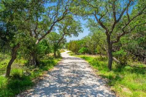 377 Green Oak Drive Kerrville TX 78028