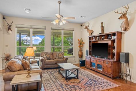 377 Green Oak Drive Kerrville TX 78028