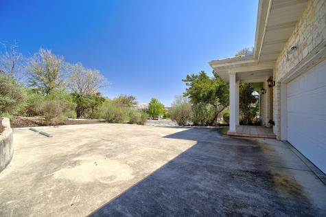 100 Westchester Circle Kerrville TX 78028