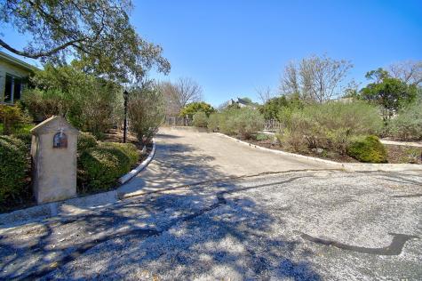 100 Westchester Circle Kerrville TX 78028