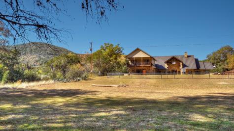 6454 Us Highway 83 Leakey TX 78873
