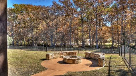 6454 Us Highway 83 Leakey TX 78873