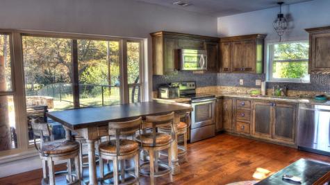 6454 Us Highway 83 Leakey TX 78873