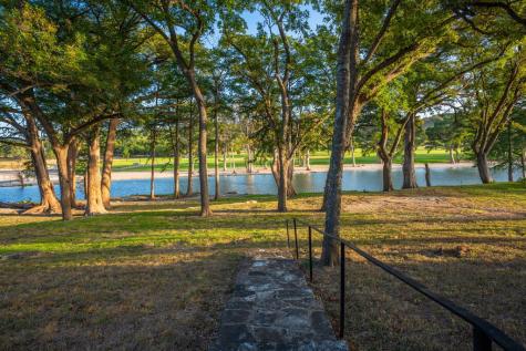 889 Highway 39 Ingram TX 78025
