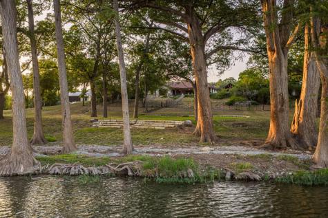 889 Highway 39 Ingram TX 78025