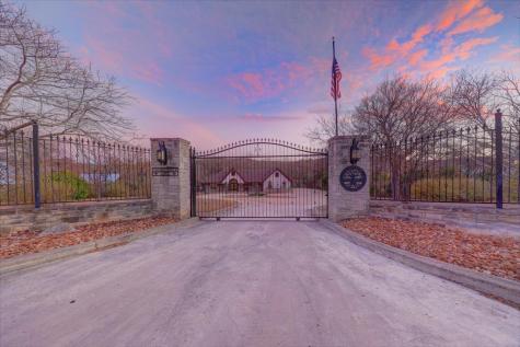 889 Highway 39 Ingram TX 78025
