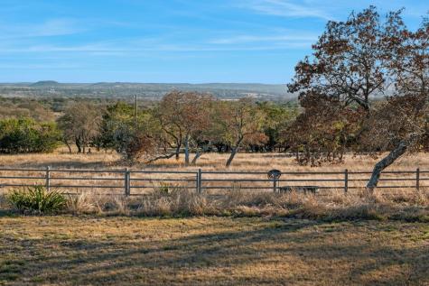 521 Bluff Creek Road Center Point TX 78010